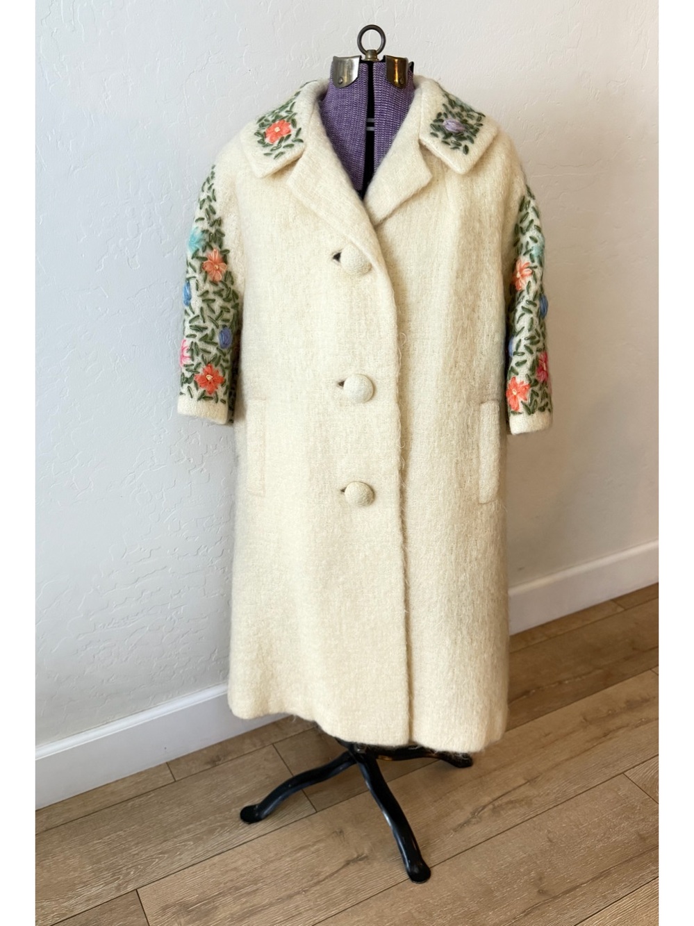 Vintage 1960s Bataldi Mohair Crewel Embroidered Coat S/M